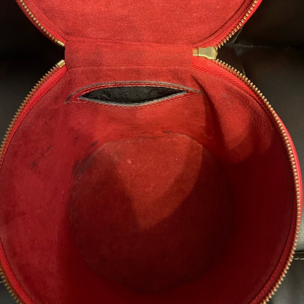 Louis Vuitton Bold Red Epi Leather Cosmetic Case - Picture 7 of 10